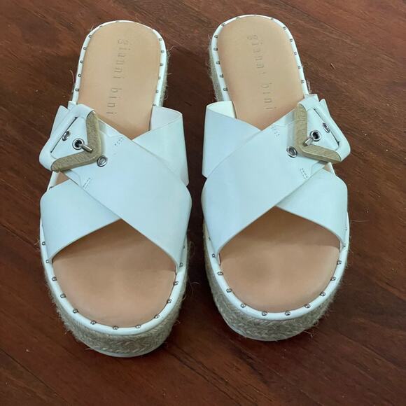 Gianni Bini White Sandals resort vacation preppy festival spring summer - Picture 3 of 14